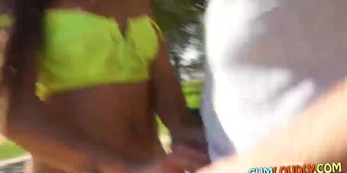 Public Blowjob in Sting Bikini