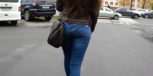 Sexy girl walking in tight jeans!