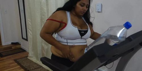 Desi Rose workout fail!