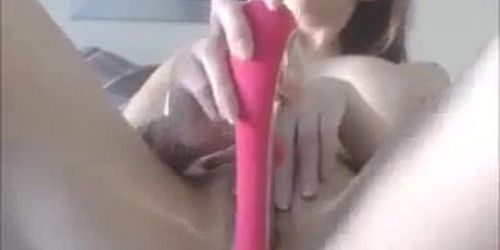 Natural bigtits girl and sextoy in camshow