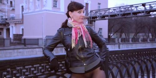 Jeny Smith bottomless pantyhose public flashing