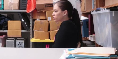 Fraud employee Bobbi Dylan eats a big dick