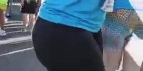 Ridiculously fat ass in public