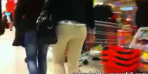 Ass voyeur 02 - Nice butt in white leggings