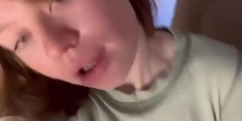 Soft white girl bouncing and staring you in your eyes (LOOP)