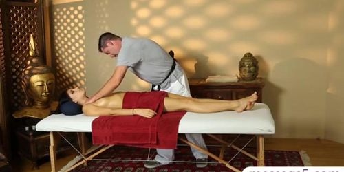 Sexy client sucks and got a warm facial by her masseur (Nikki Knightly)