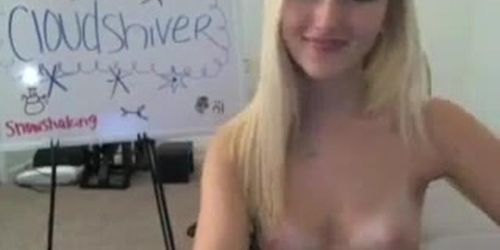 Blonde Teen Masturbating On Webcam