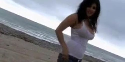 sunny leone beach bunny