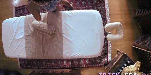 Massage latina gets screw