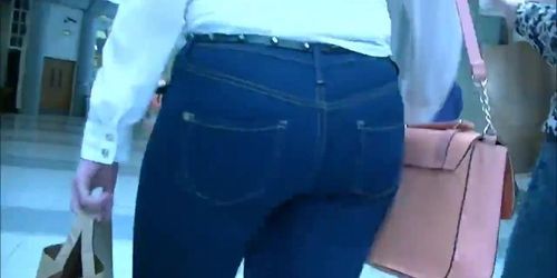 Candid big ass blue jeans
