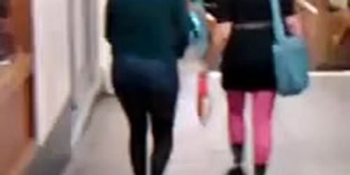 Candid Thick Ass in Shorts and Tights