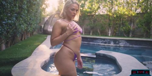 Big ass Alexis Texas is back for Playboy jiggling that bubble butt again