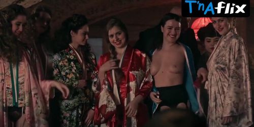 Nina Andronaki Breasts Scene in The Darkest Hour - Tnaflix.com