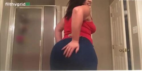 Selena loca fart in bathroom 2