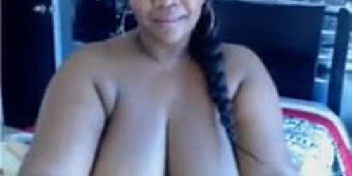 BBW With Large Breasts Masturbates