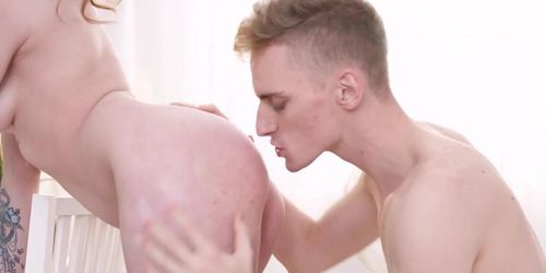 Kinky artist seduces a male model