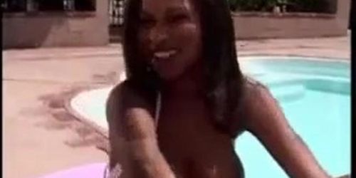 Caramel Masturbates Poolside