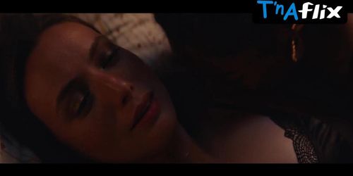 Gaite Jansen Lesbian Scene  in Happy Ending