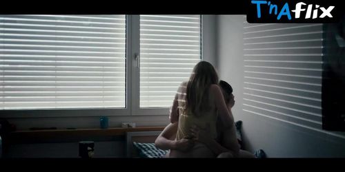 Luna Wedler Butt Scene  in Blue My Mind