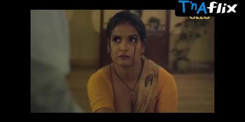 Alina Sen Breasts,  Bikini Scene  in Jalebi Bai