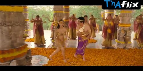 Vidya Balan Breasts Scene  in The Dirty Picture