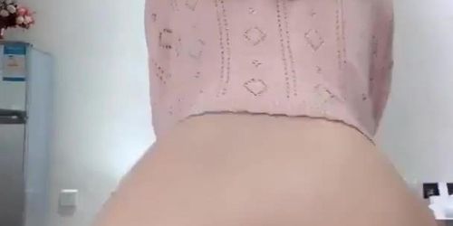 Pantatnya mirip tissel
