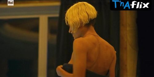 Margherita Aresti Breasts,  Butt Scene  in We Are Legend