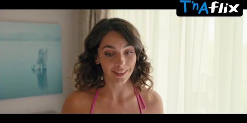 Elizaveta Moryak Bikini Scene  in Lyubov V Zharkie Nedeli