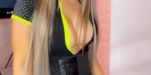 Latina is showing her sexy body compilation
