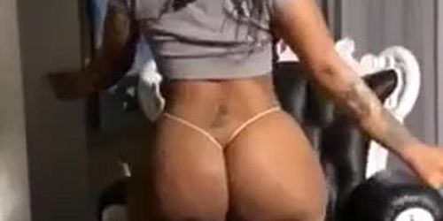 The movement on them cheeks, goddamn