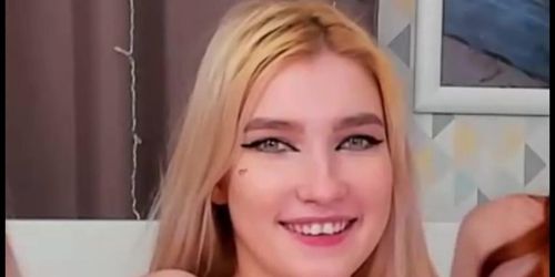 Emma Roberts Look-alike Hatebelly of Cuteberries_fans aka Darlyn on Scarlepastery account on Chaturbate  in 2021 - Before she re