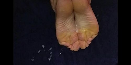 cumshot on wide asian soles...