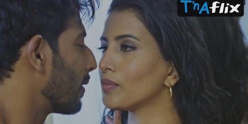 Manasvi Mamgai Sexy Scene  in Fuh Se Fantasy