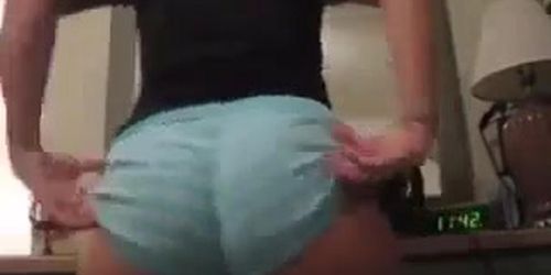 White Girl Shaking Her Cute Ass