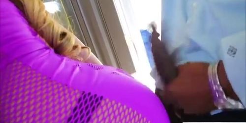 Slutty big assed babe Chloe Amour screw in the front doorway (Lexington Steele, Chloe Michele)