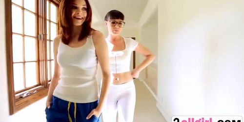 Lesbian maniac masseuse squirting in some lesbo action