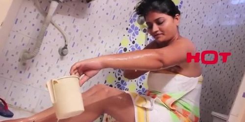 Hot Desi Bhabi Sexy Bath