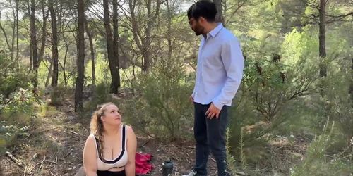 Alicieuse Finds Comfort In The Forest