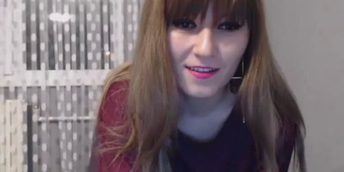 Yummy amateur brunette hipster masturbating on web cam