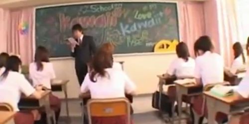 Beautiful Japanese Schoolgirls exploring part1