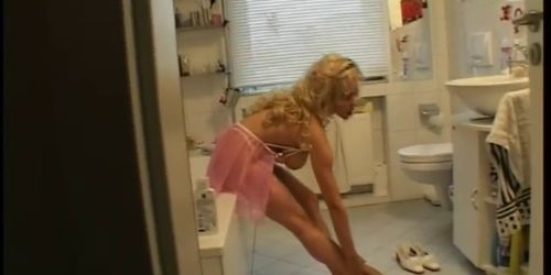 HOT FUCKING BLONDE IN BATHROOM