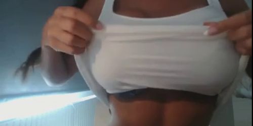 Em3l13Ekstr0m rubbing tits