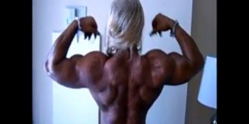 Muscle Girl - Maryse Manios - video 2