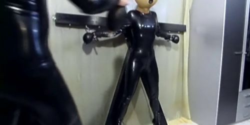 Geile gummi puppen - Scene 5
