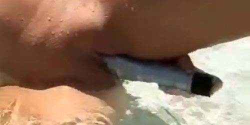 Hot babe masturbates under water