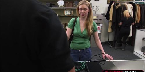 Blonde woman sells xbox and gets fucked