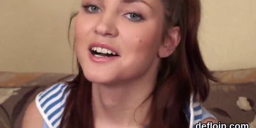 Lovesome chick gapes narrow muff and gets deflowered