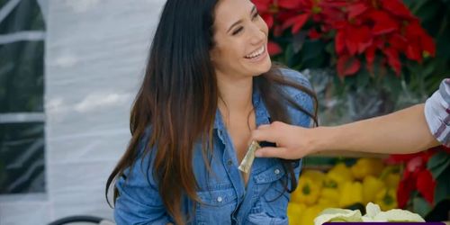 Customer fucks the farmers wife in public at the market (Eva Lovia)