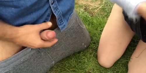 Sexy Essex Wife Jerking off a Stranger in Public Outdoor Daytime Dogging (amateur )