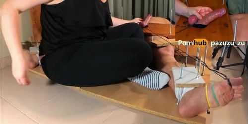 Amateur. If he didn't cum I Torture him. Feet Torture, Feet Tickling and Ruined Orgasm